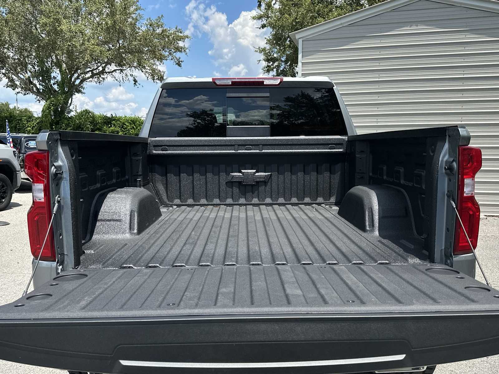 Thumbnail: 2025 Chevrolet Silverado 1500 - 25