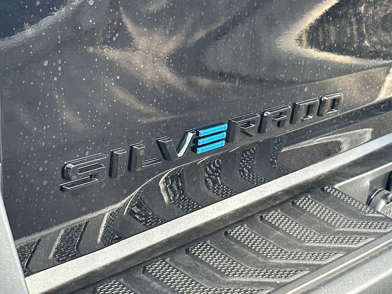 Thumbnail: 2026 Chevrolet Silverado EV - 11