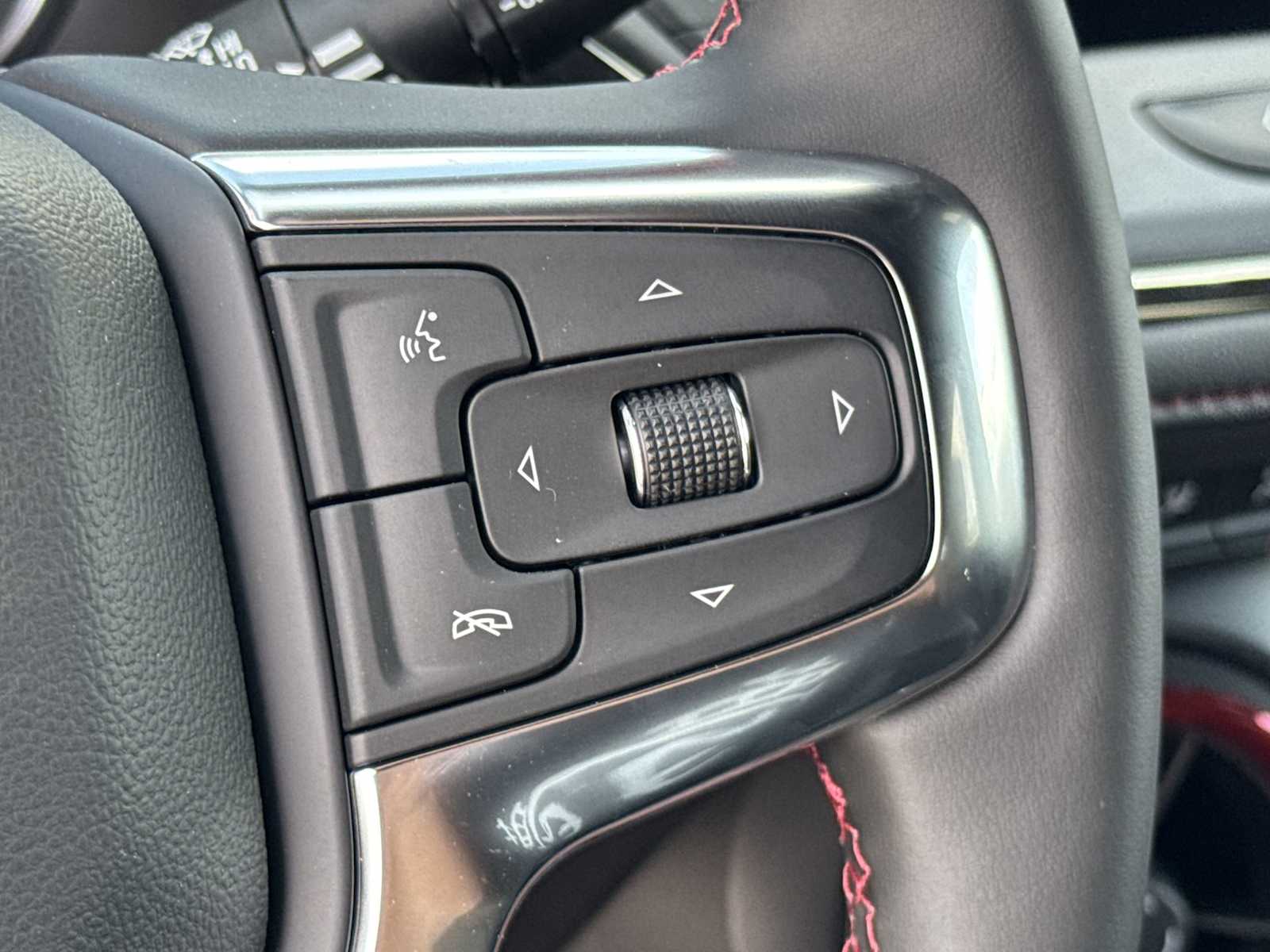 Thumbnail: 2025 Chevrolet Blazer - 28