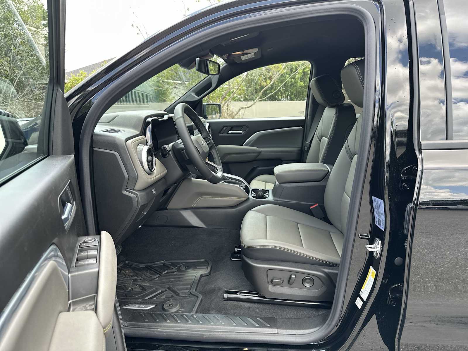 Thumbnail: 2026 Chevrolet Colorado - 2