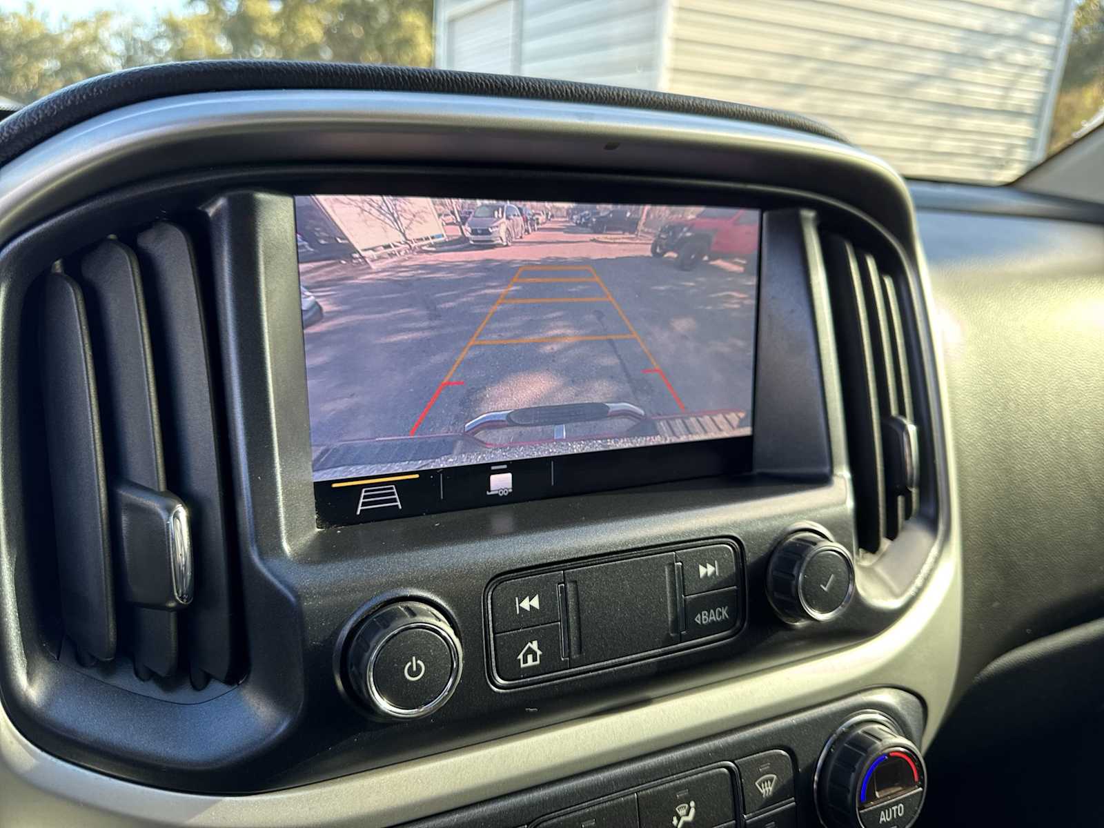 Thumbnail: 2019 Chevrolet Colorado - 22