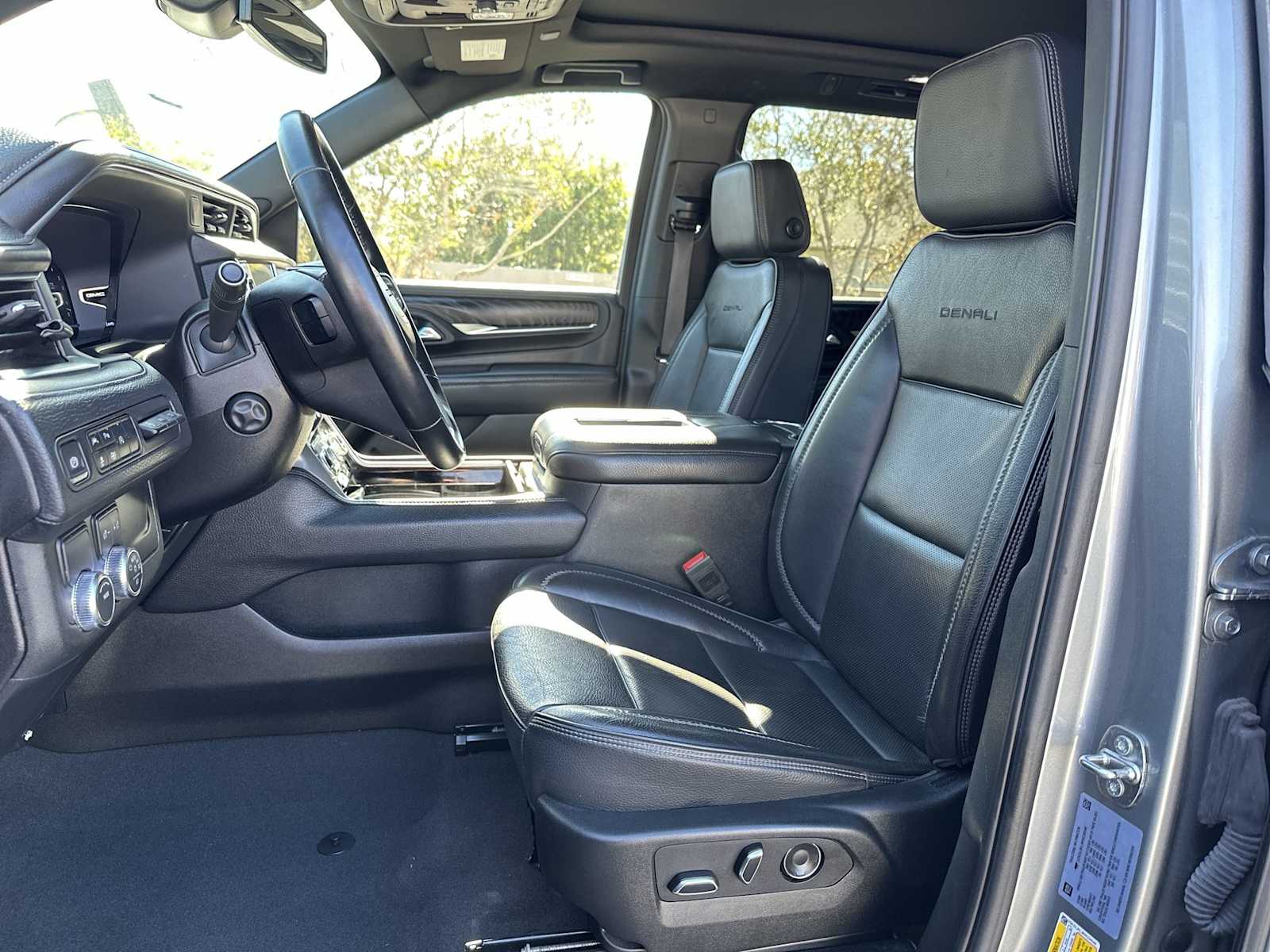 Thumbnail: 2024 GMC Yukon XL - 2