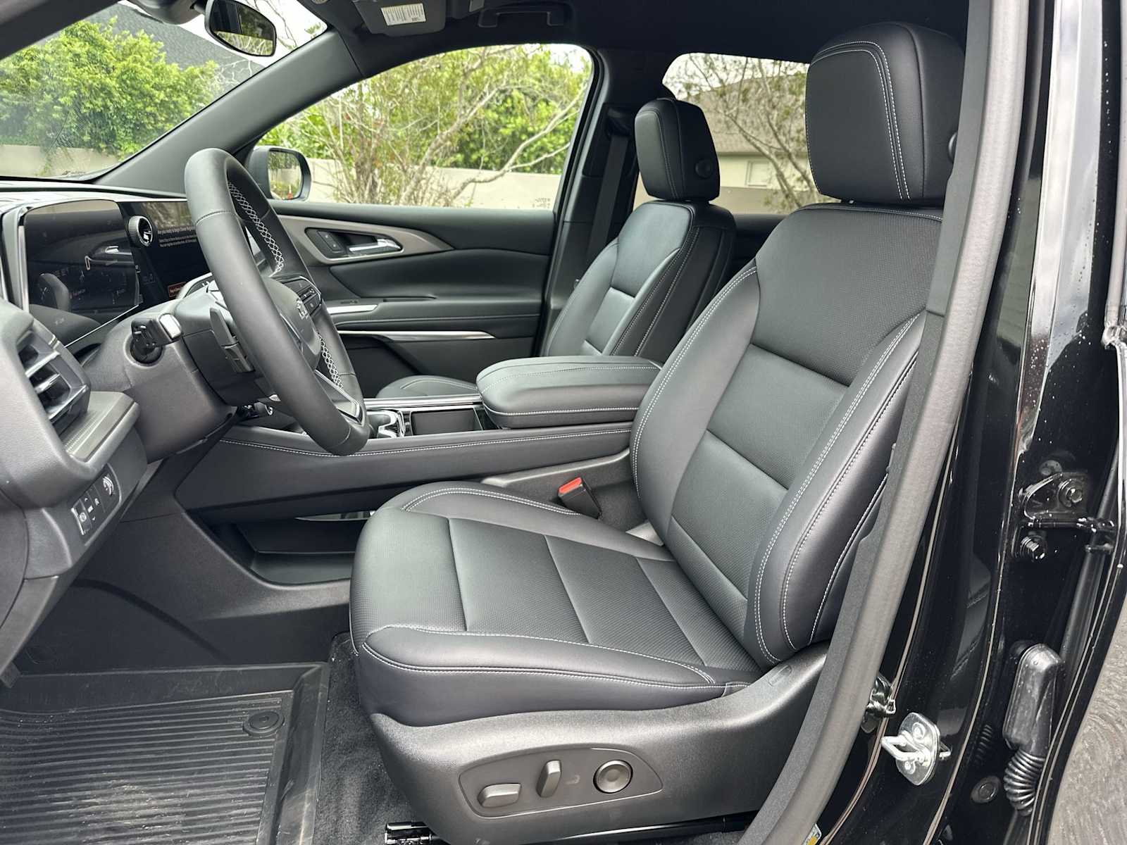 Thumbnail: 2026 Chevrolet Traverse - 15