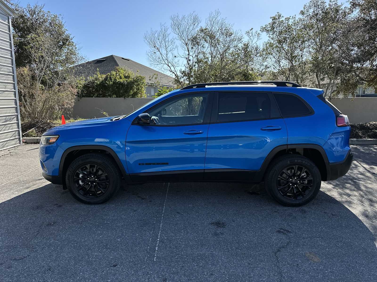 Thumbnail: 2023 Jeep Cherokee - 3