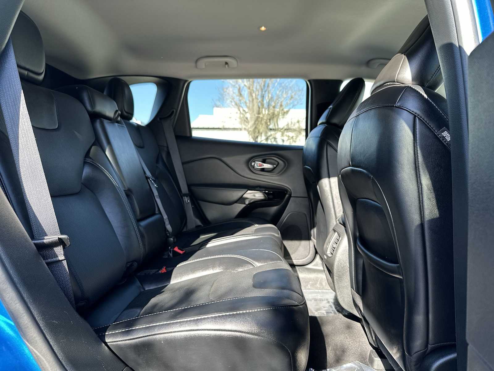 Thumbnail: 2023 Jeep Cherokee - 18