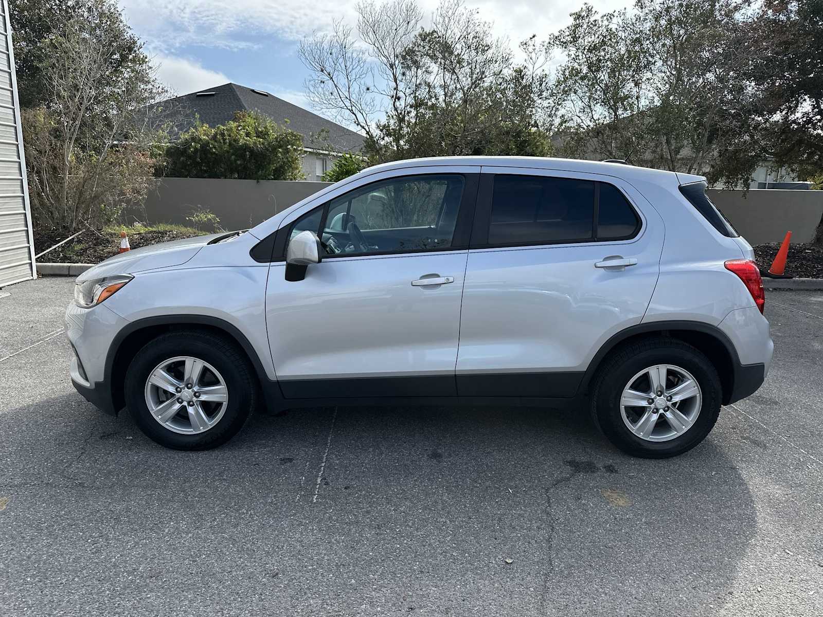 Thumbnail: 2020 Chevrolet Trax - 3