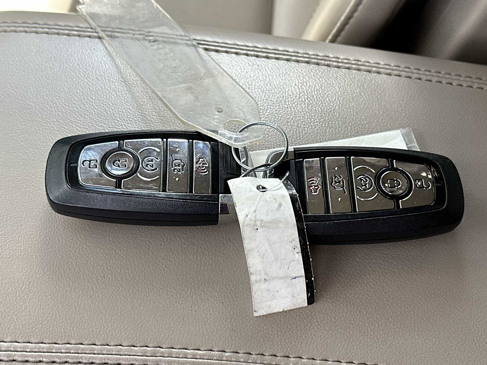 Thumbnail: 2022 Lincoln Corsair - 26