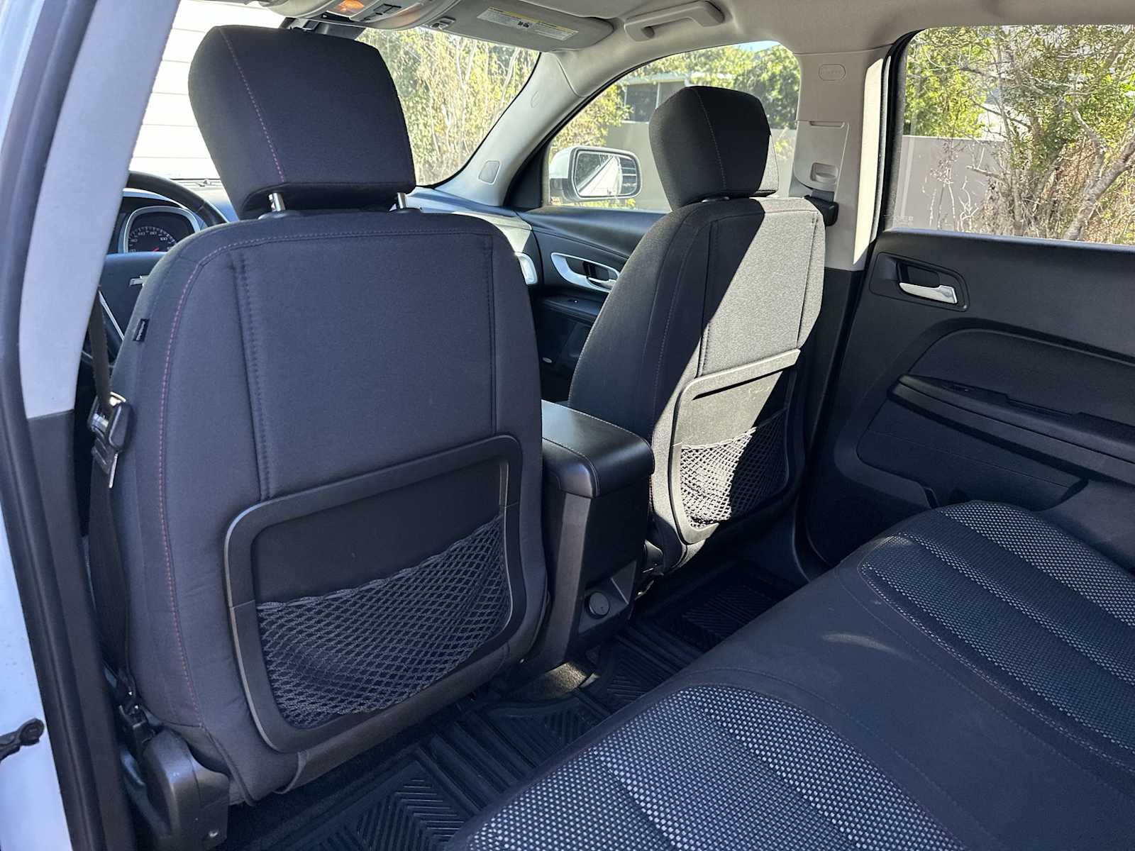 Thumbnail: 2011 Chevrolet Equinox - 16