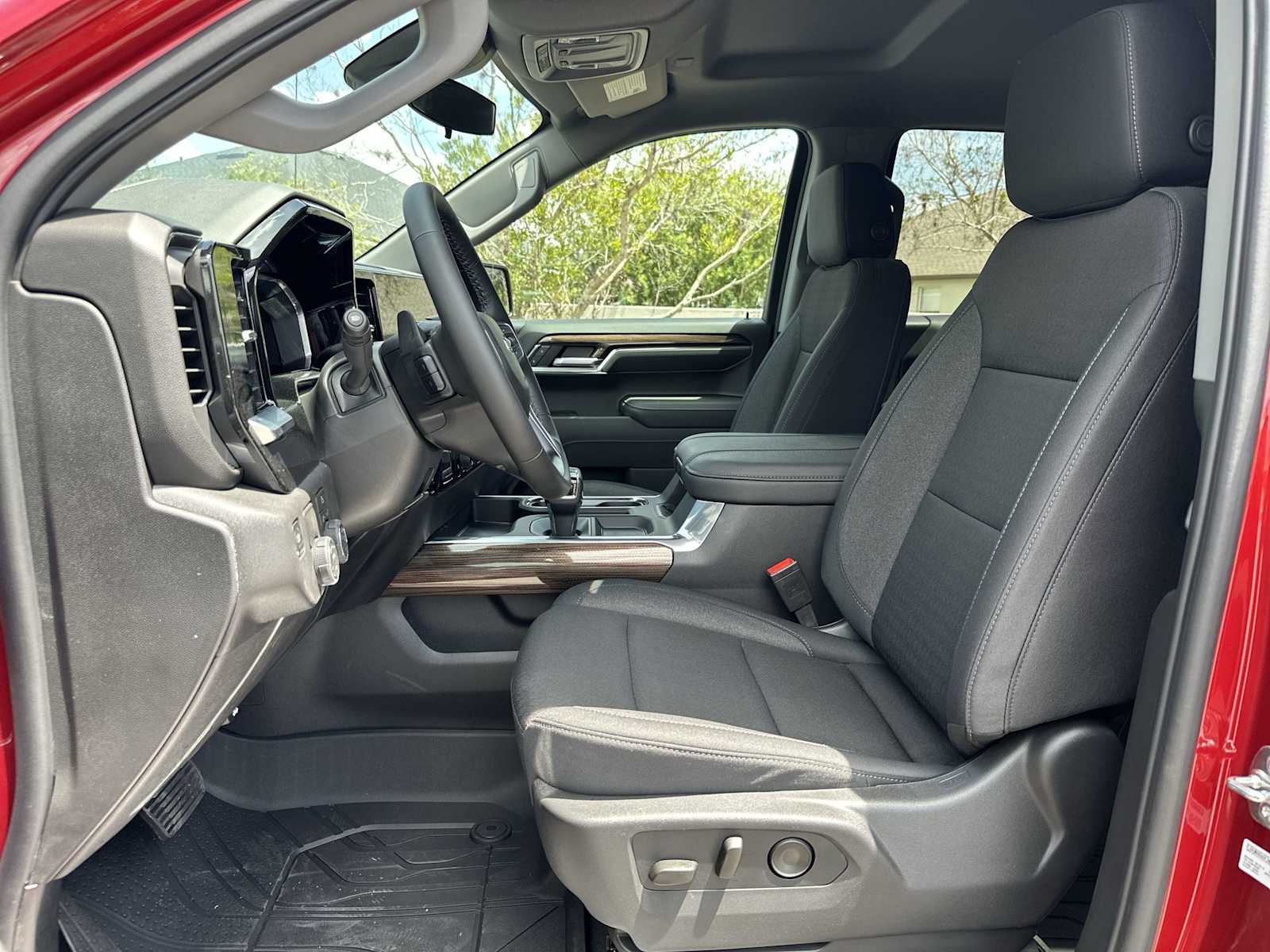 Thumbnail: 2026 Chevrolet Silverado 1500 - 15