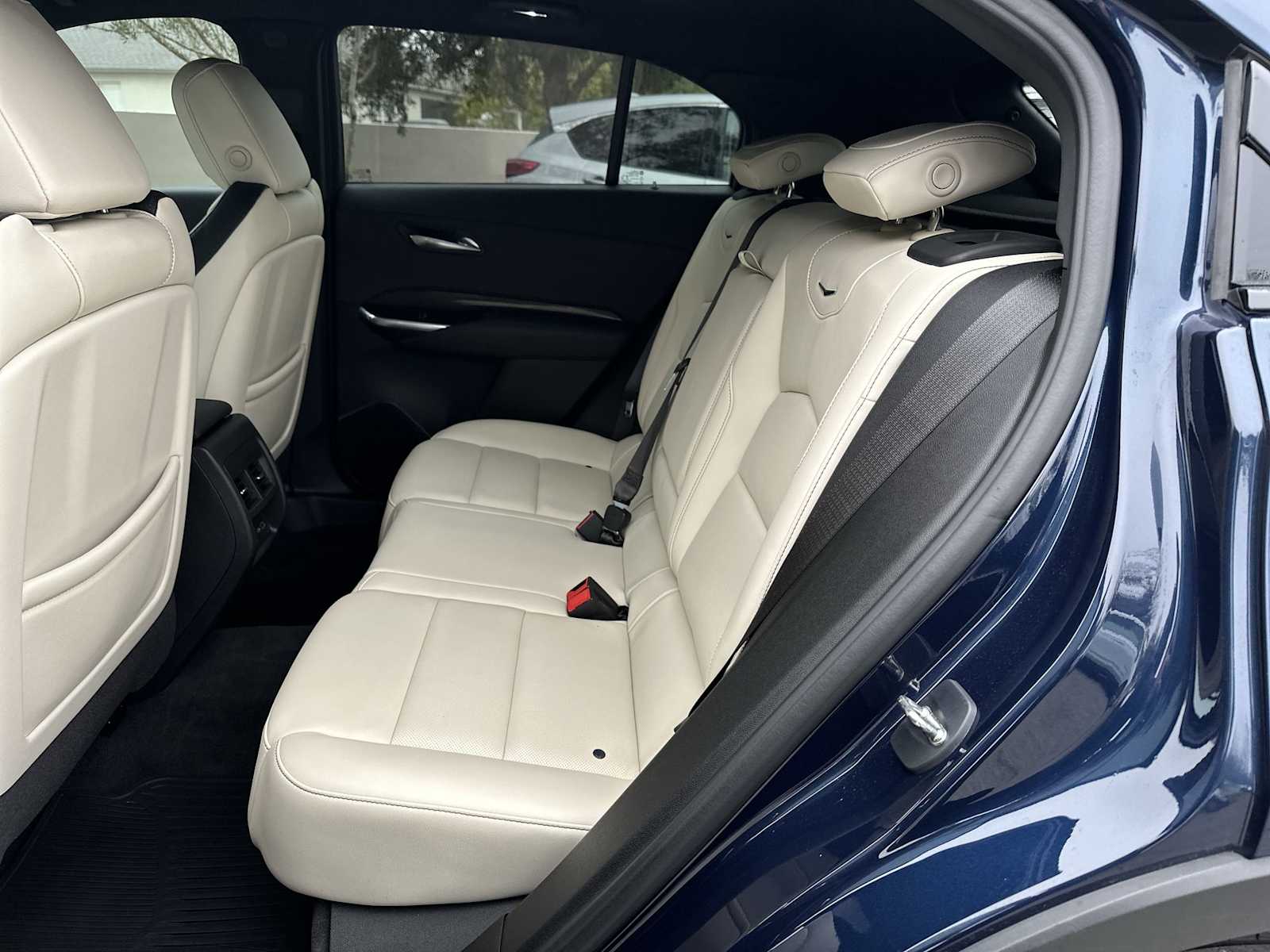 Thumbnail: 2021 Cadillac XT4 - 17