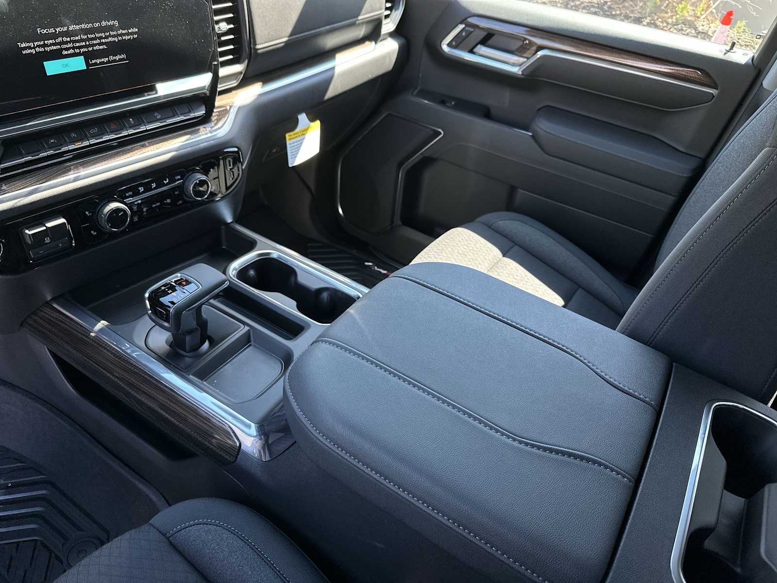 Thumbnail: 2026 Chevrolet Silverado 1500 - 21