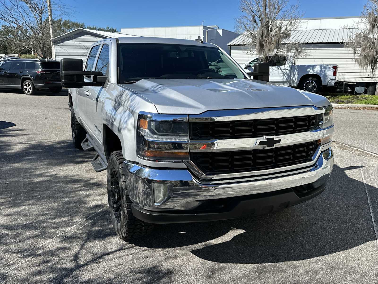 Thumbnail: 2018 Chevrolet Silverado 1500 - 8