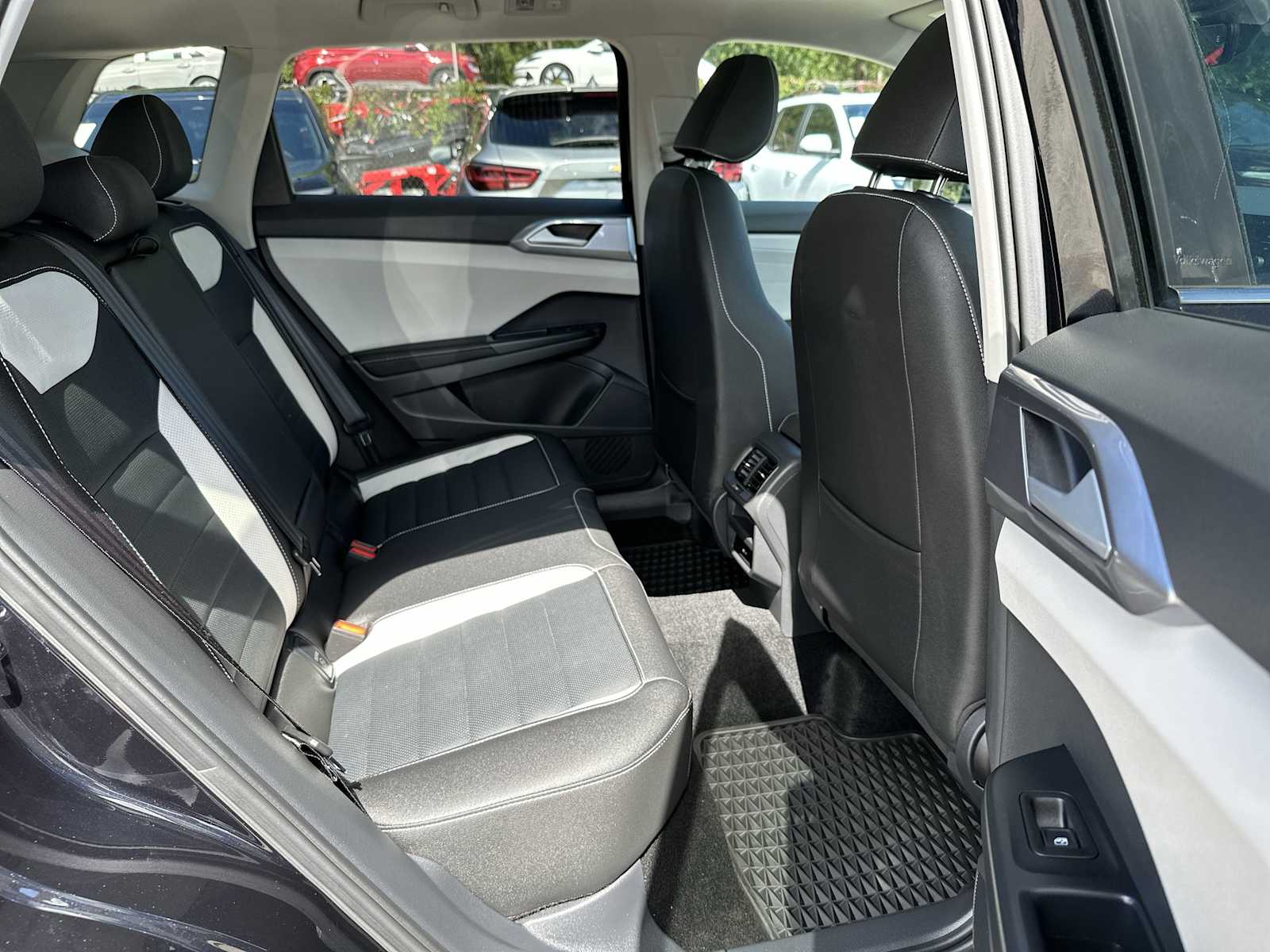 Thumbnail: 2025 Volkswagen Taos - 18