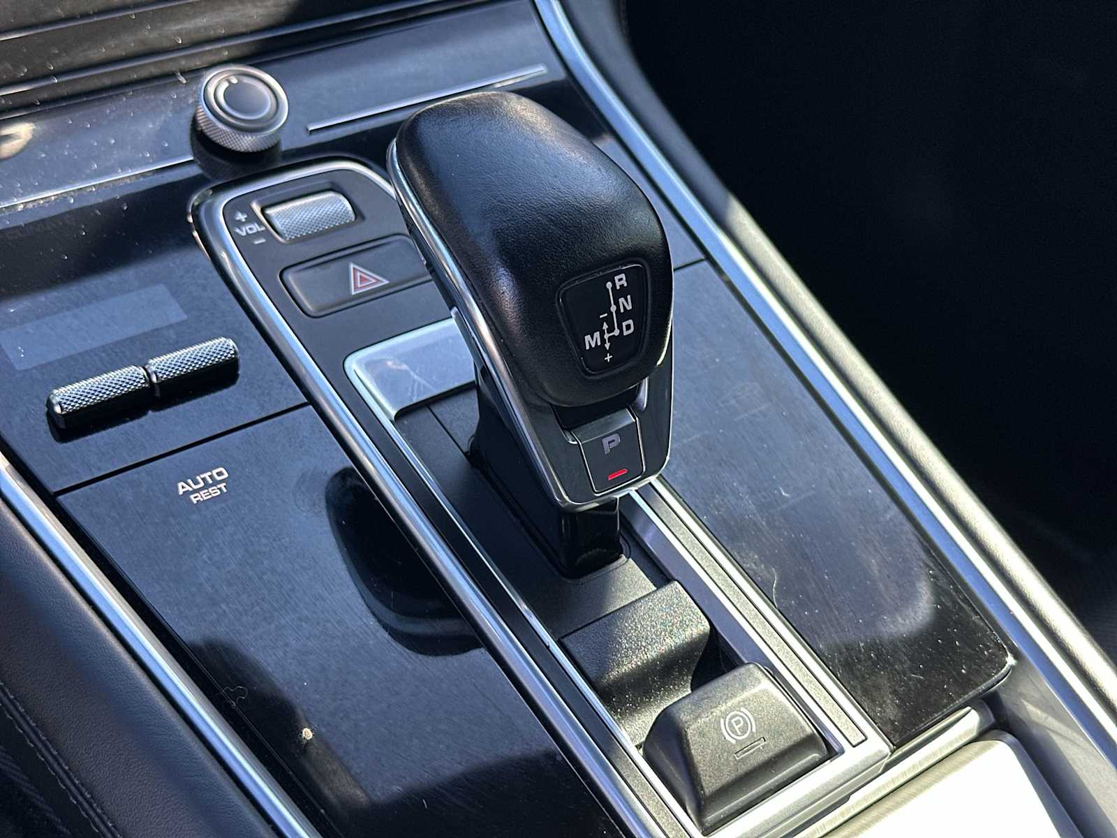 Thumbnail: 2018 Porsche Panamera - 23