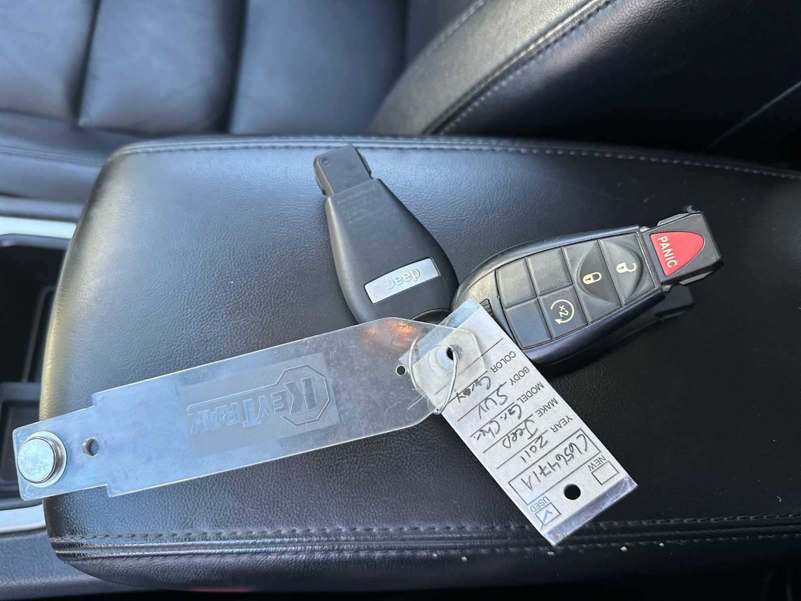 Thumbnail: 2011 Jeep Grand Cherokee - 26