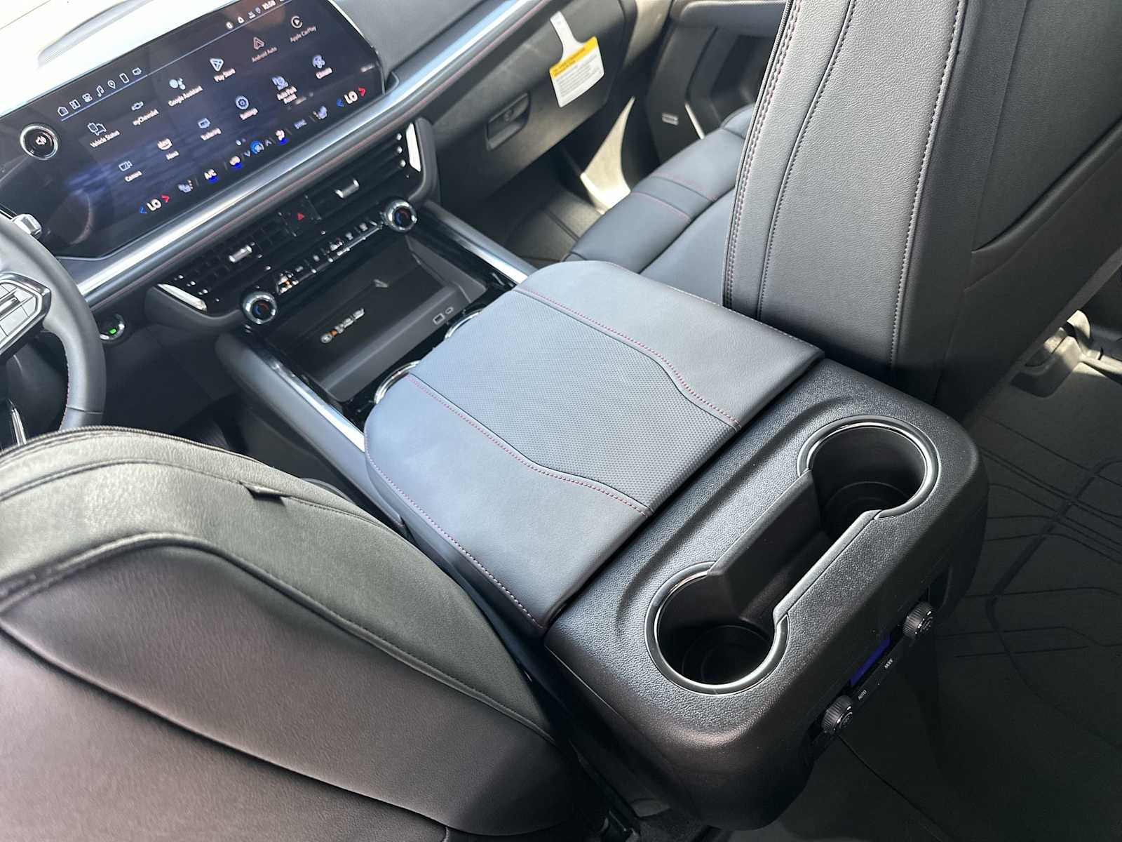 Thumbnail: 2025 Chevrolet Tahoe - 21