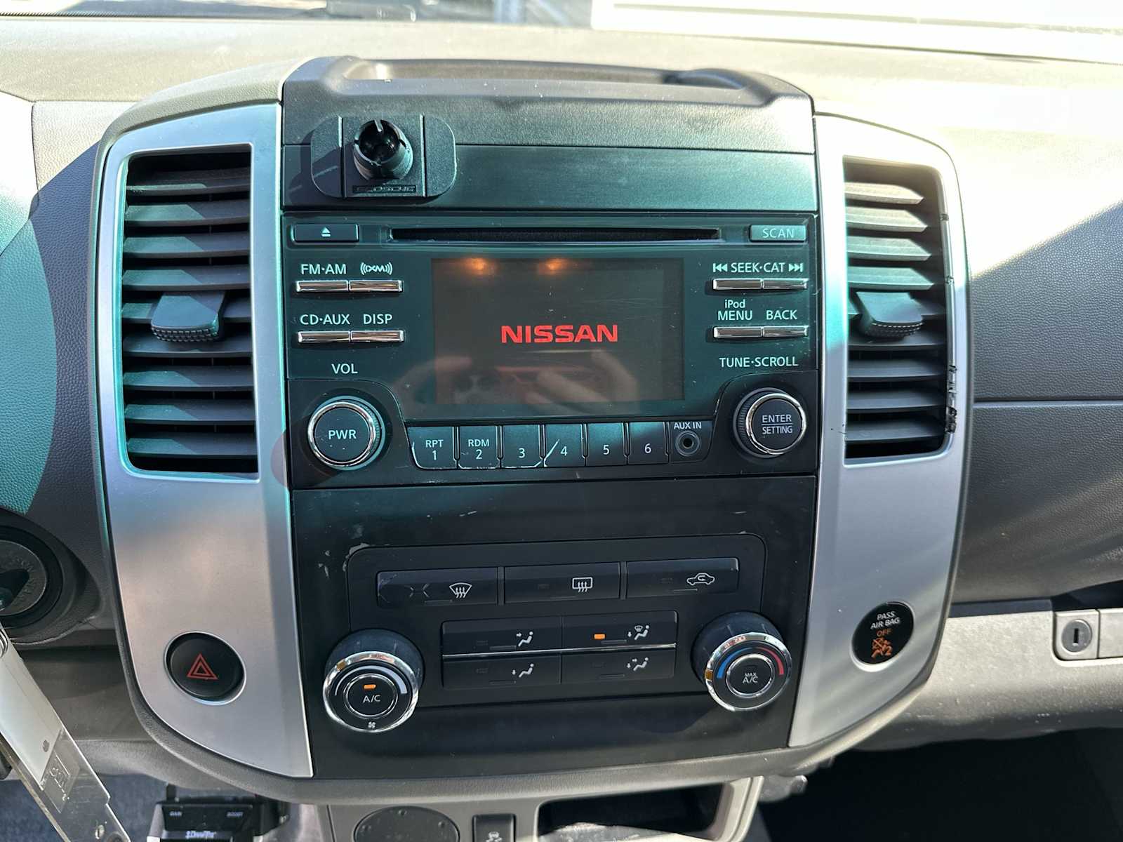 Thumbnail: 2013 Nissan Frontier - 22