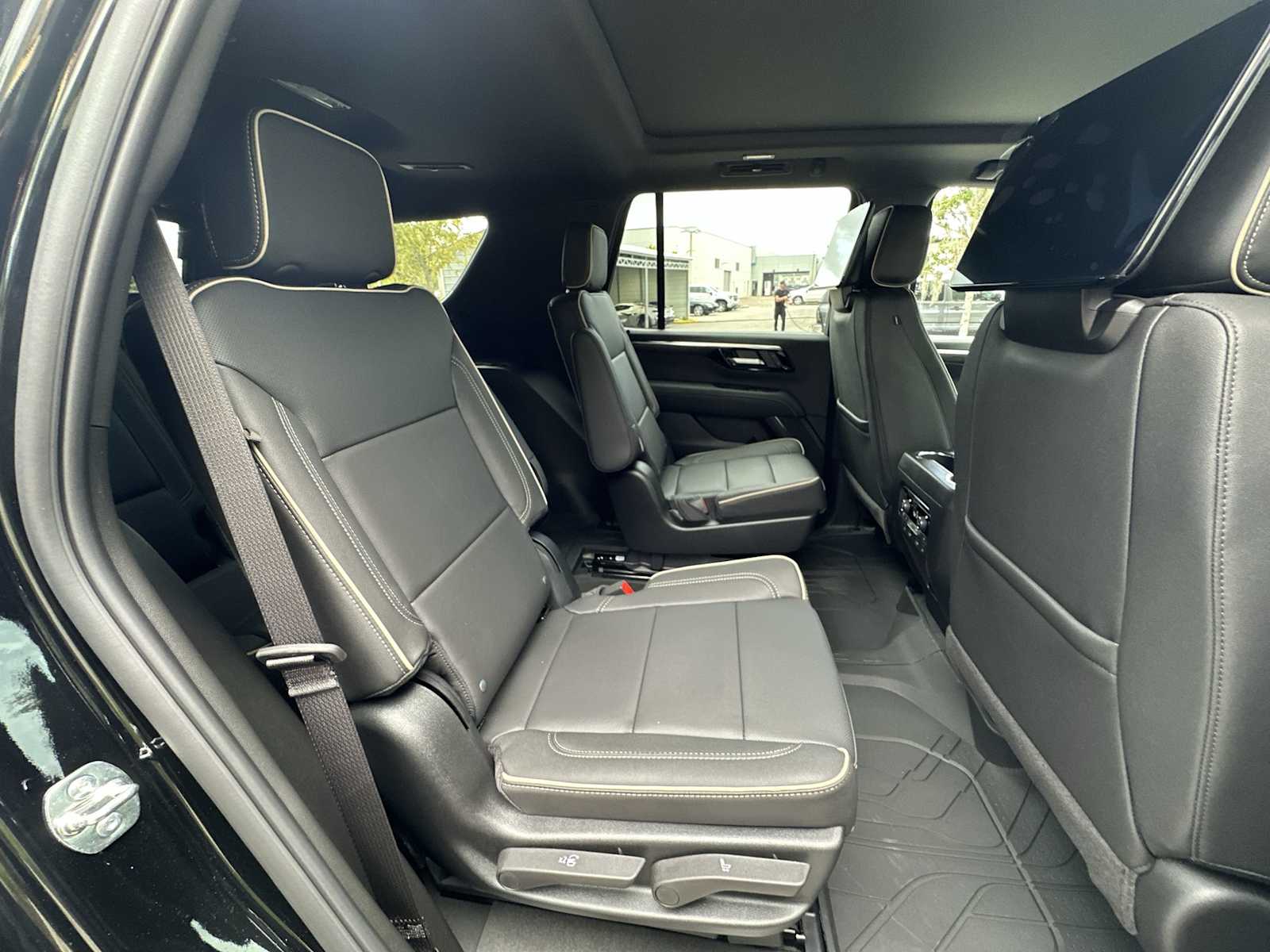 Thumbnail: 2026 Chevrolet Tahoe - 18