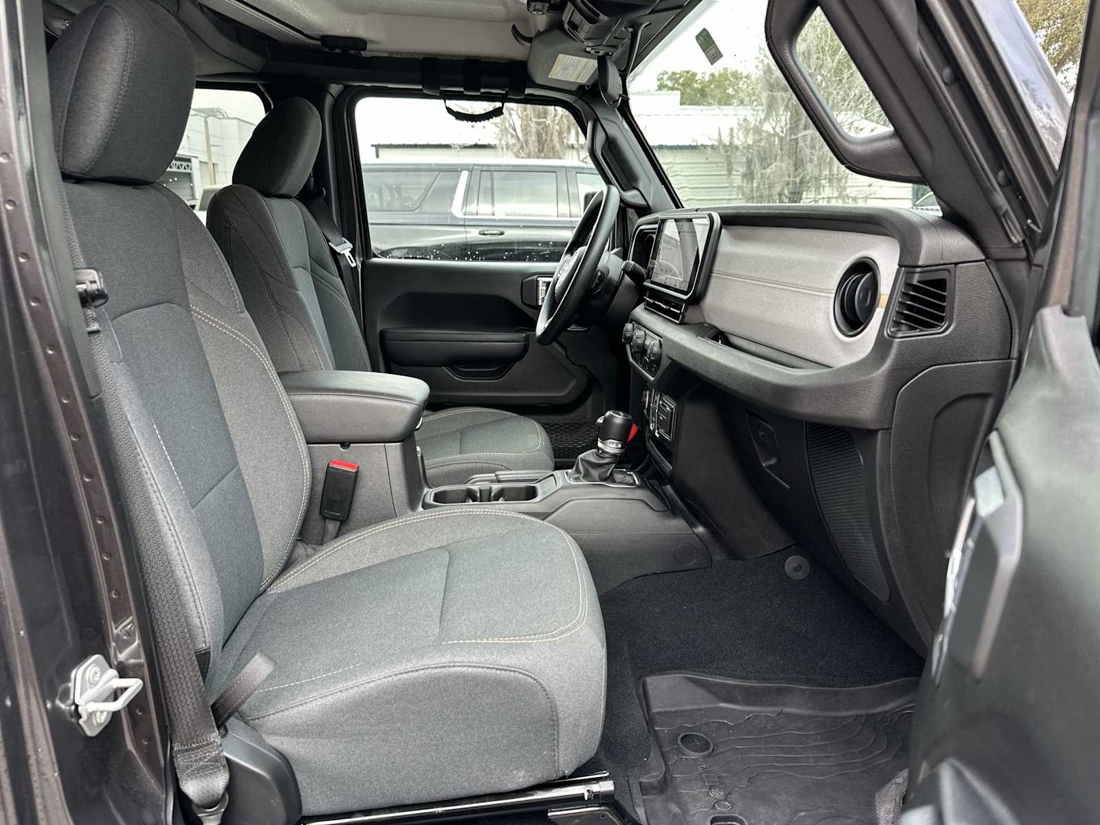 Thumbnail: 2024 Jeep Gladiator - 19