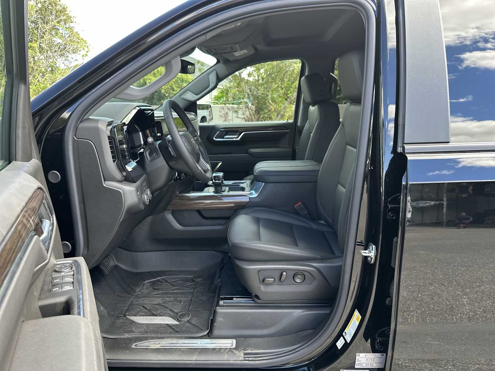 Thumbnail: 2026 Chevrolet Silverado 1500 - 2