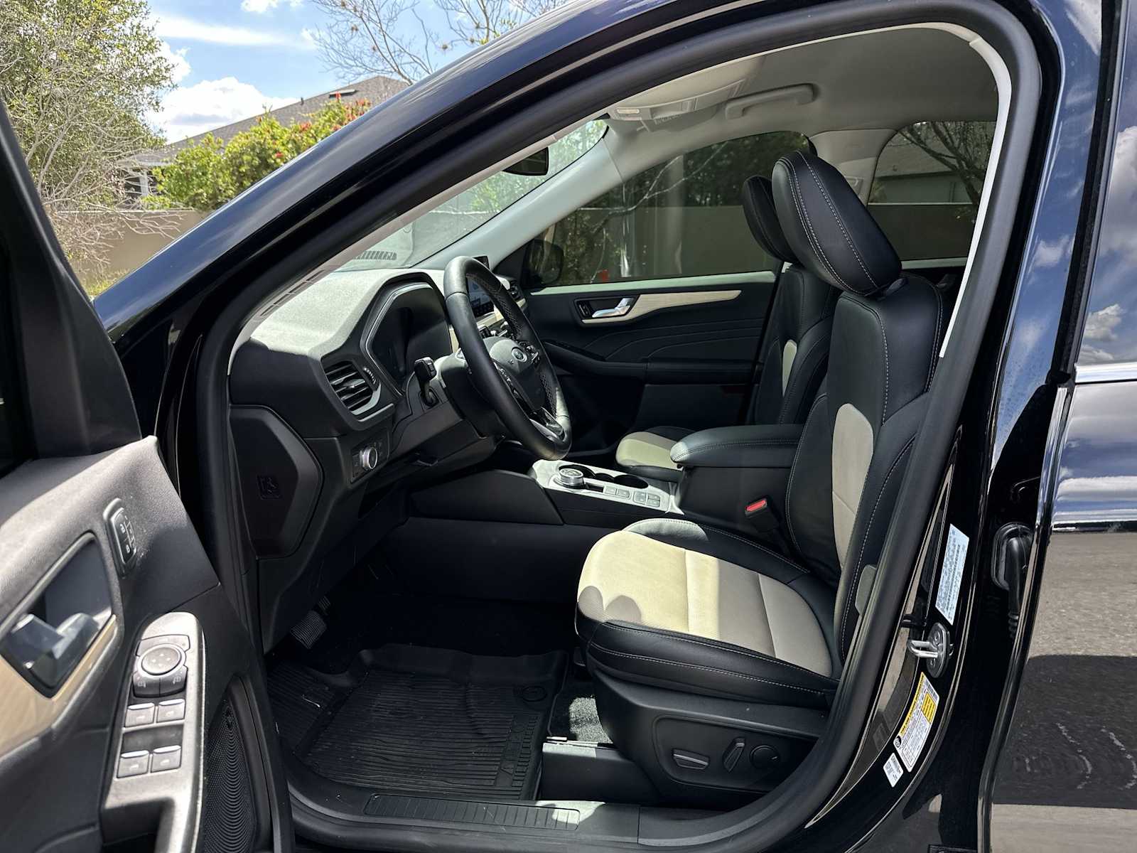 Thumbnail: 2022 Ford Escape - 2