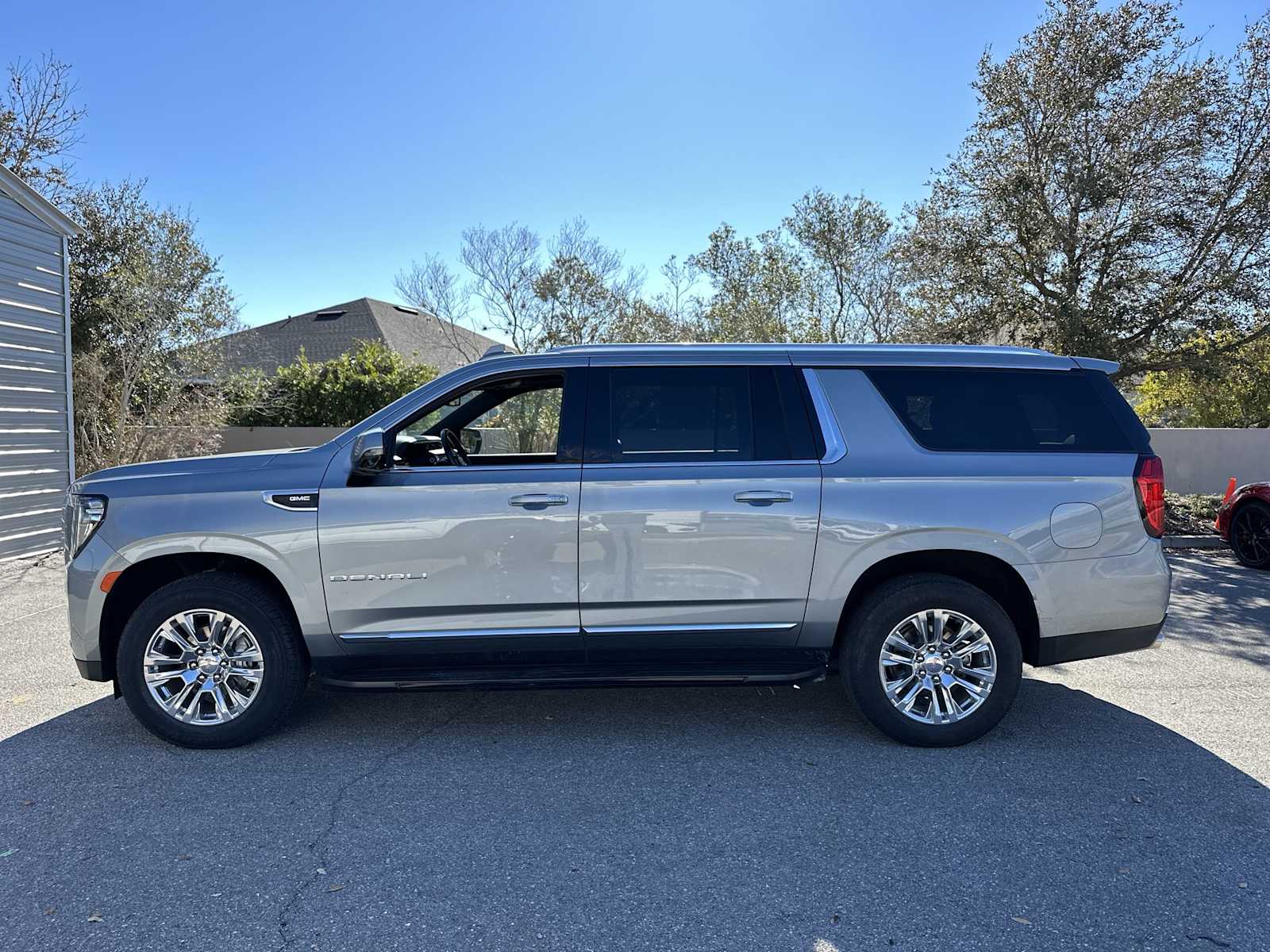 Thumbnail: 2024 GMC Yukon XL - 3