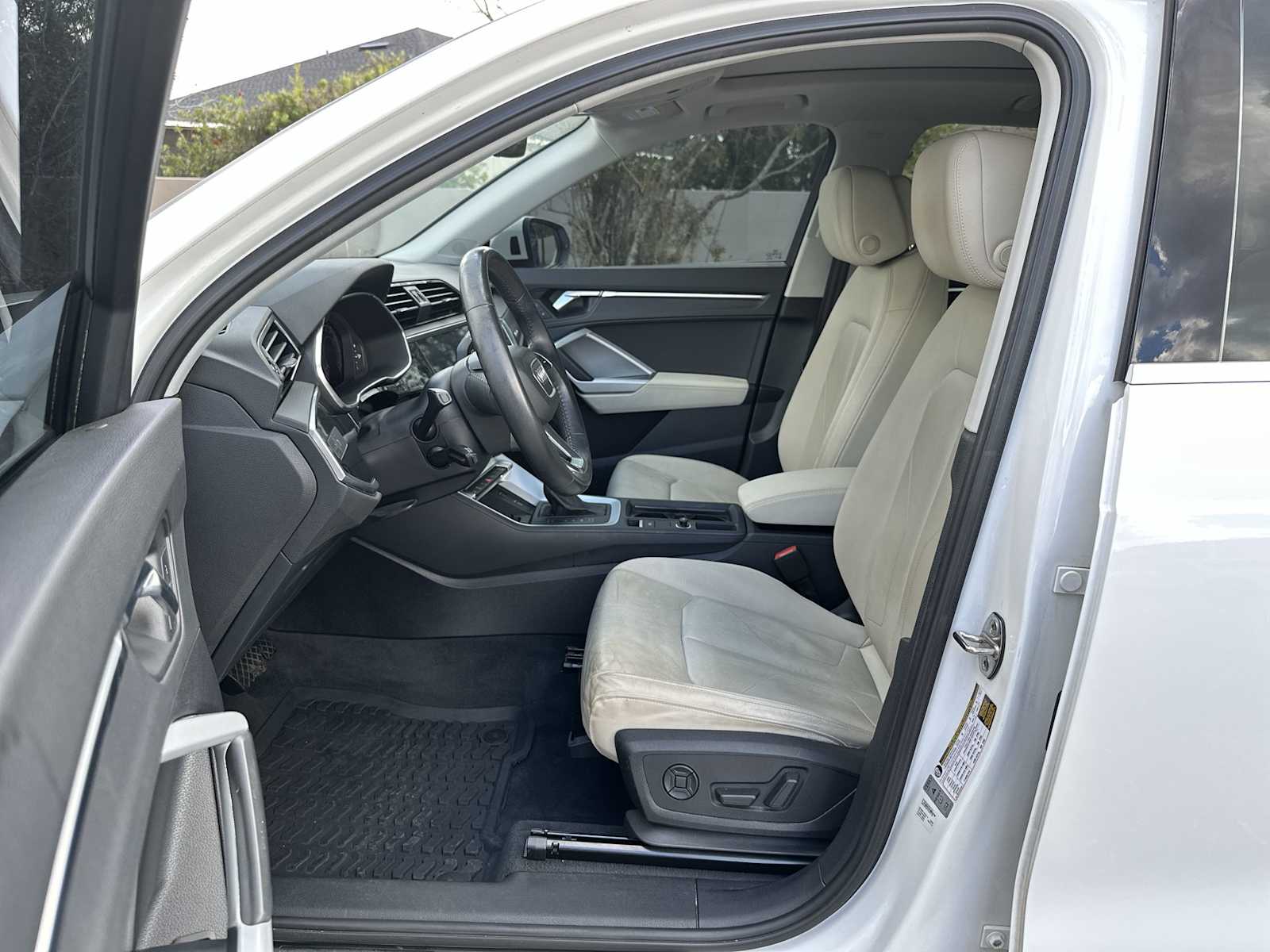 Thumbnail: 2020 Audi Q3 - 2