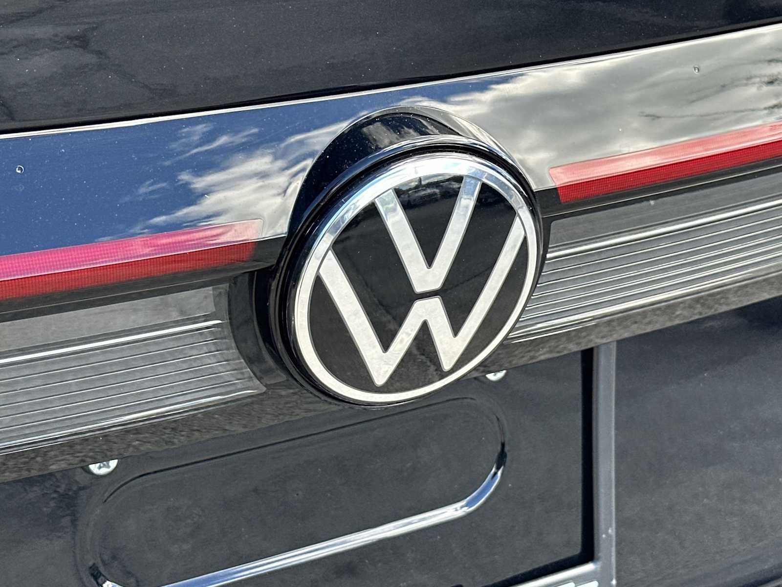 Thumbnail: 2025 Volkswagen Taos - 10