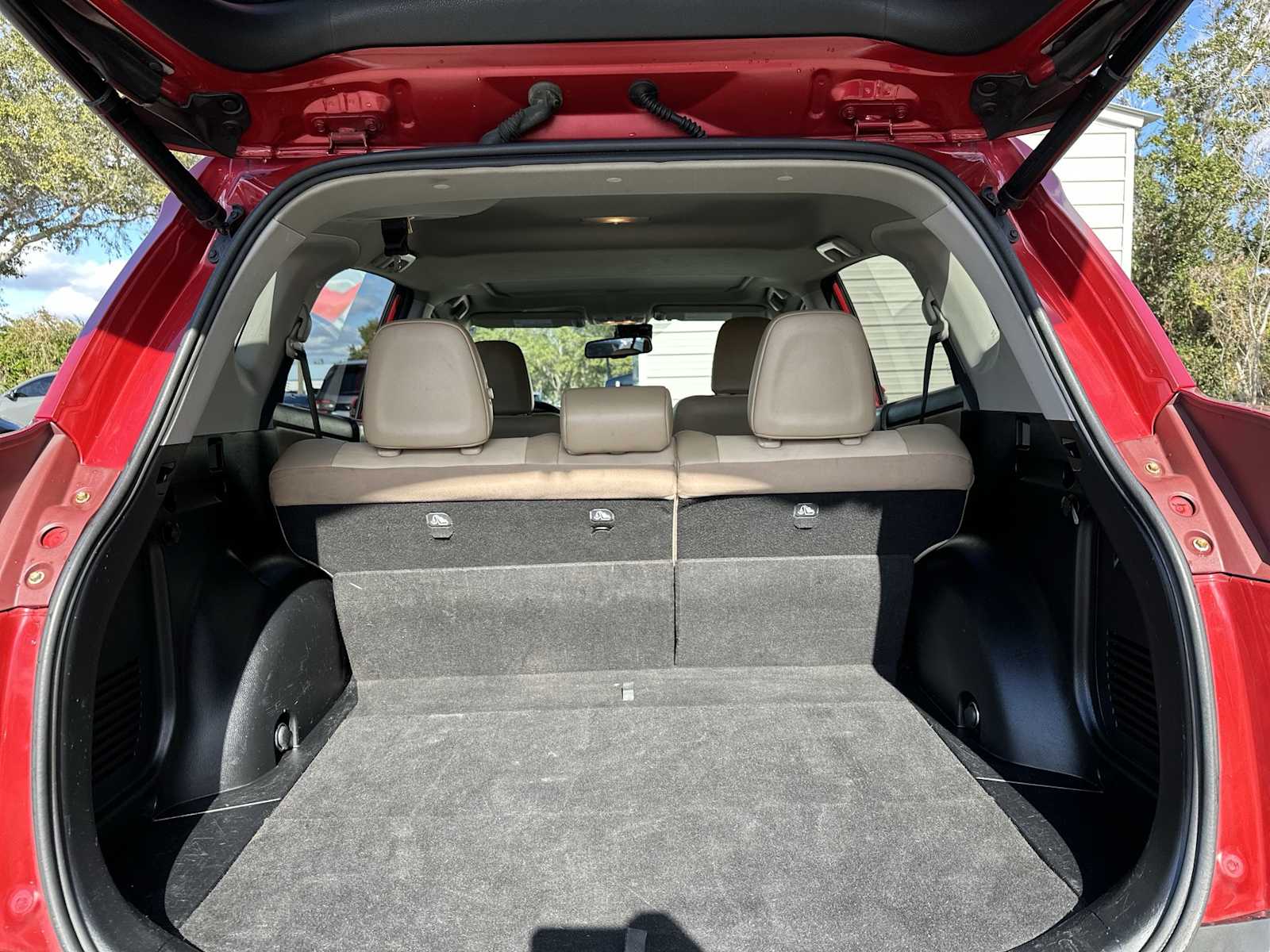 Thumbnail: 2015 Toyota RAV4 - 25