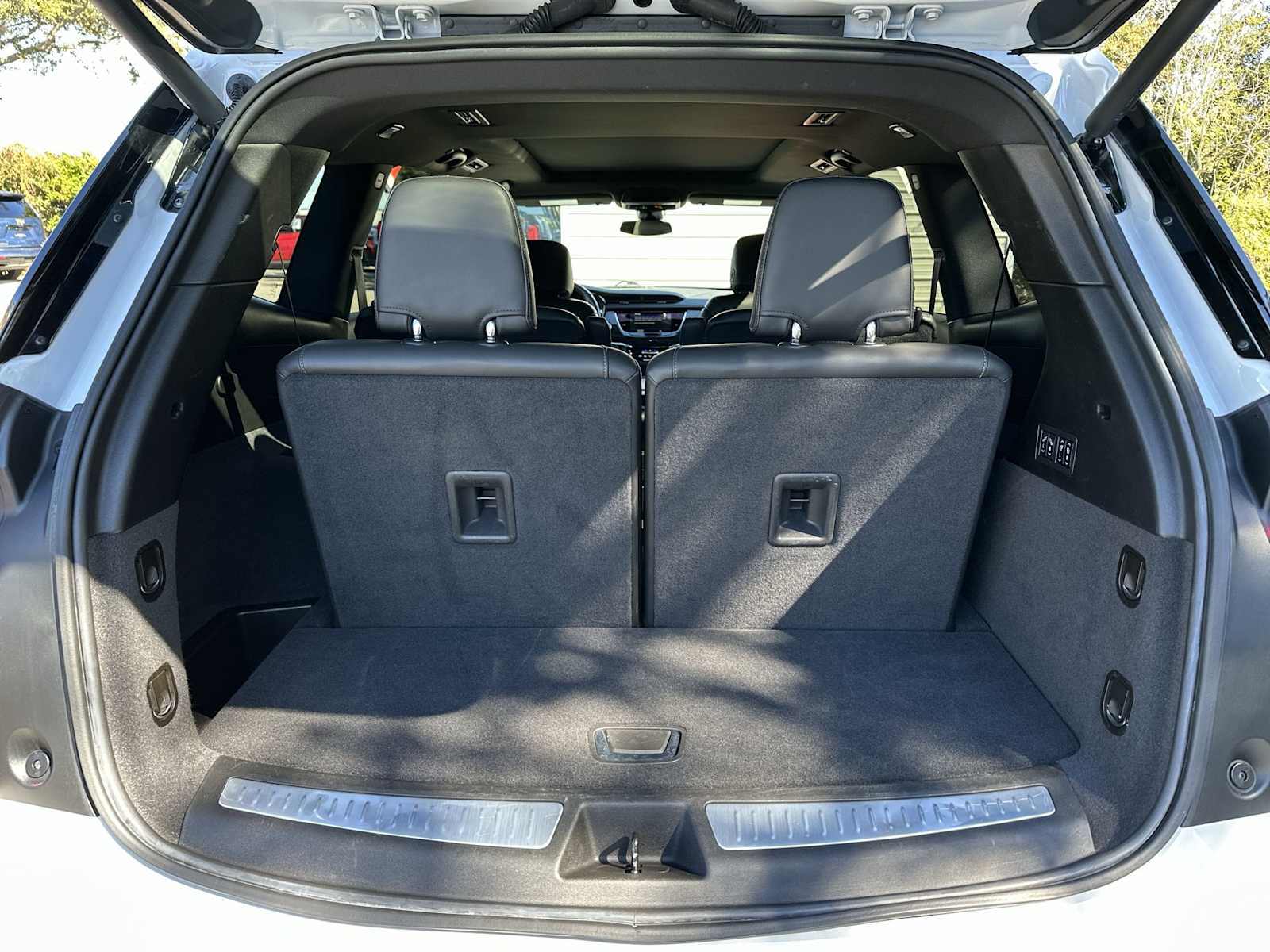 Thumbnail: 2025 Cadillac XT6 - 26