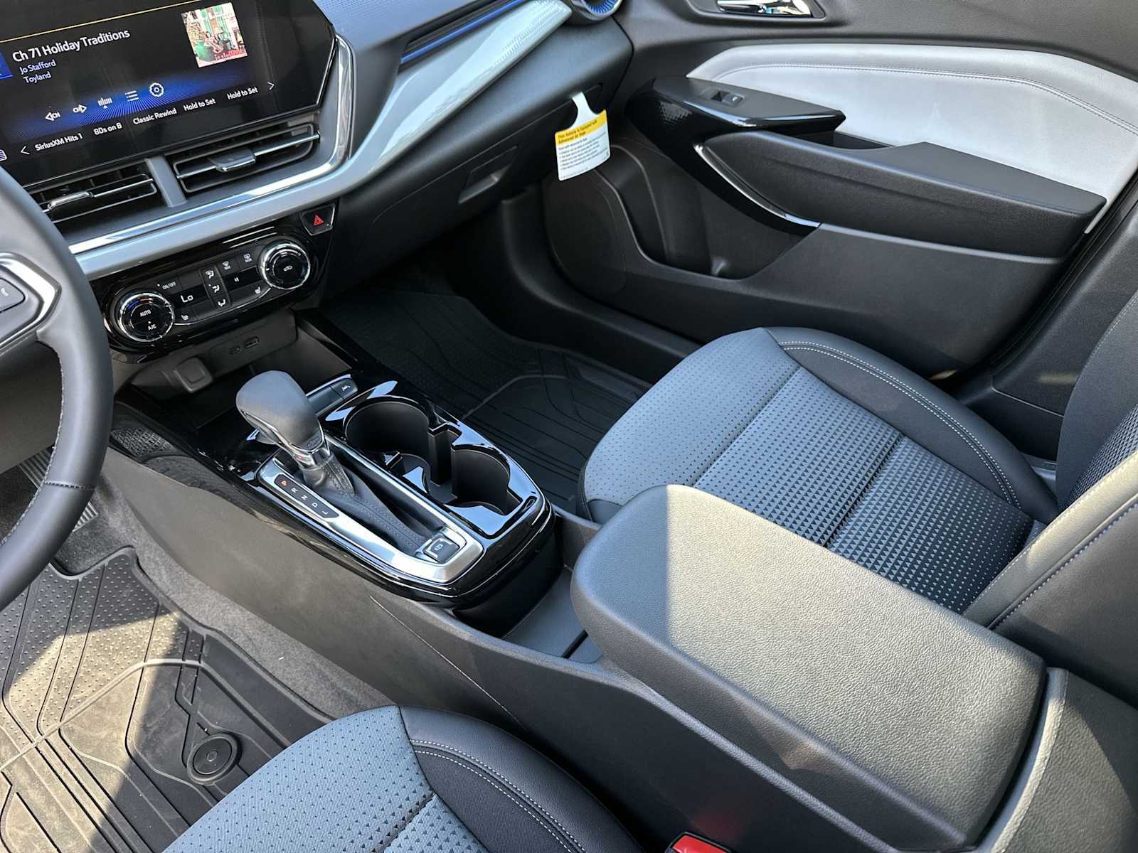 Thumbnail: 2026 Chevrolet Trax - 21