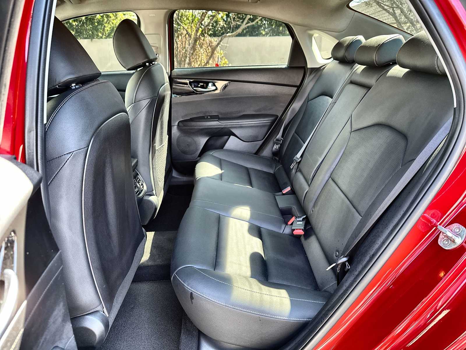 Thumbnail: 2020 Kia Forte - 17