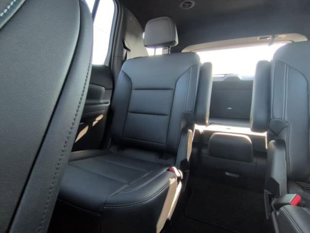 New 2025 Chevrolet Traverse LT SUV