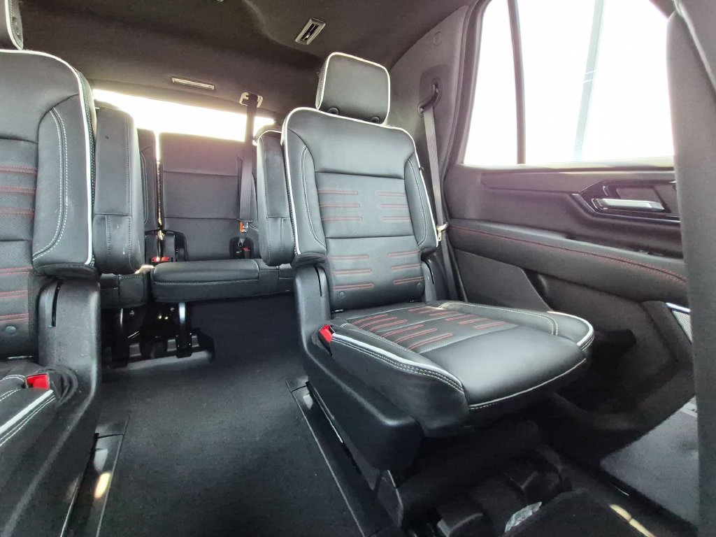 2025 GMC Yukon AT4 Ultimate - Photo 7