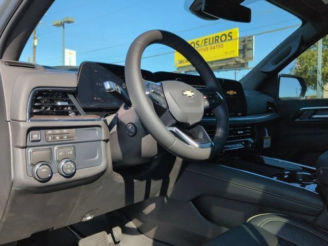 2026 Chevrolet Suburban Premier - Photo 9