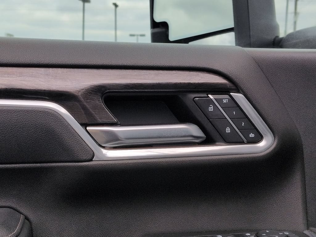 2025 Chevrolet Silverado 2500HD LTZ - Photo 22
