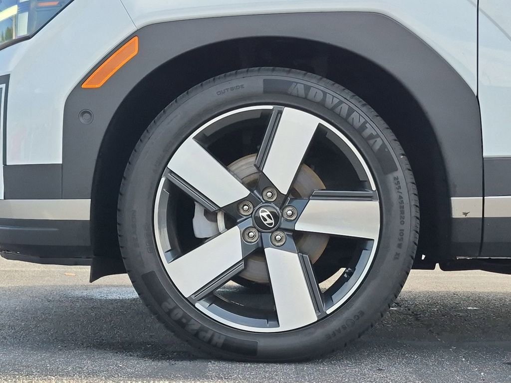 2025 Hyundai Santa Fe Limited - Photo 31