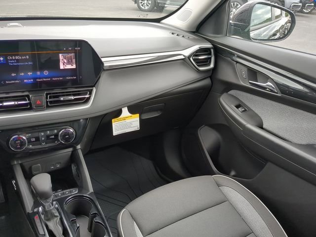 2025 Chevrolet Trailblazer LT photo 4