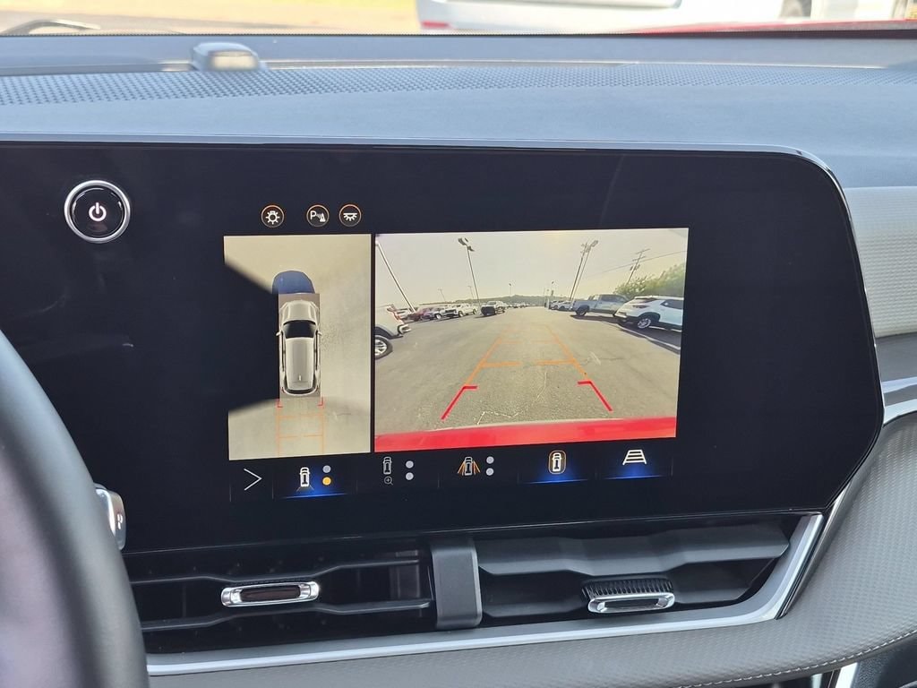 2025 Chevrolet Equinox LT - Photo 14