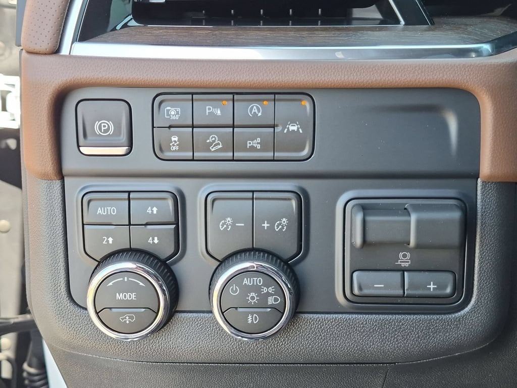 2026 Chevrolet Suburban High Country - Photo 17