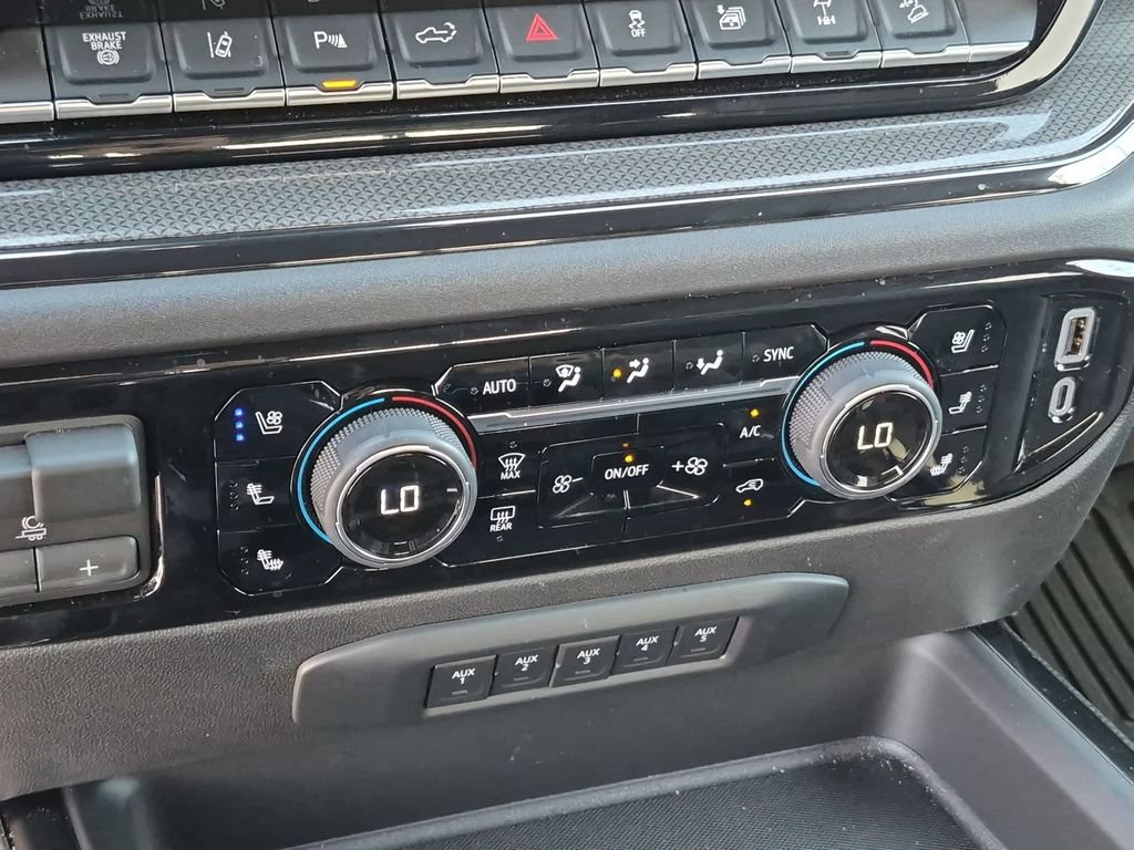 2026 Chevrolet Silverado 2500HD ZR2 - Photo 10