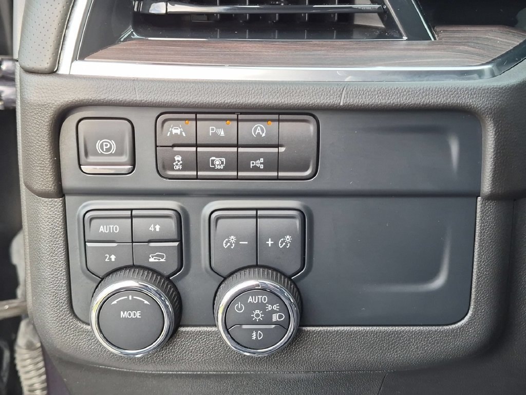 2025 Chevrolet Tahoe Premier - Photo 17