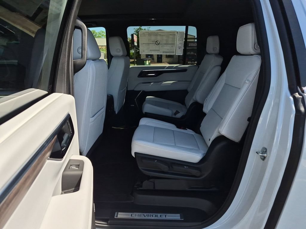 2026 Chevrolet Suburban Premier - Photo 25