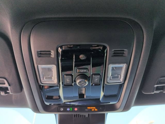 2026 Chevrolet Suburban Premier - Photo 34