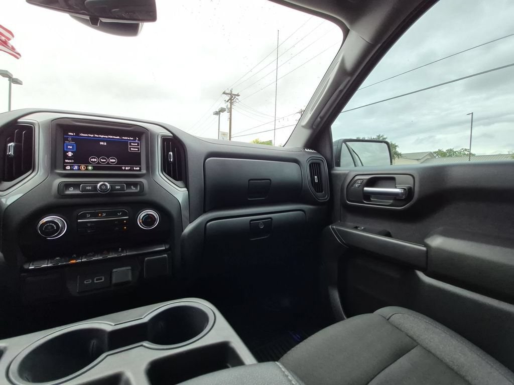 2024 Chevrolet Silverado 1500 Custom - Photo 3