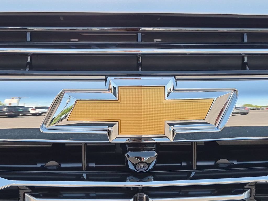 2026 Chevrolet Suburban Premier - Photo 31