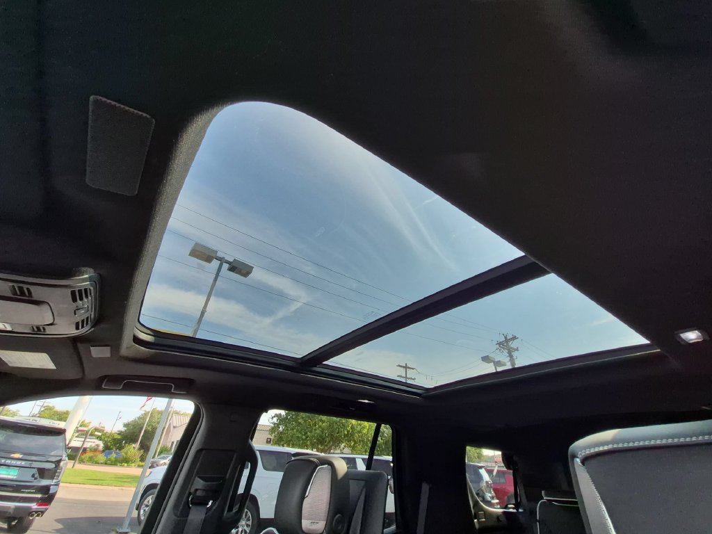 2025 GMC Yukon AT4 Ultimate - Photo 18