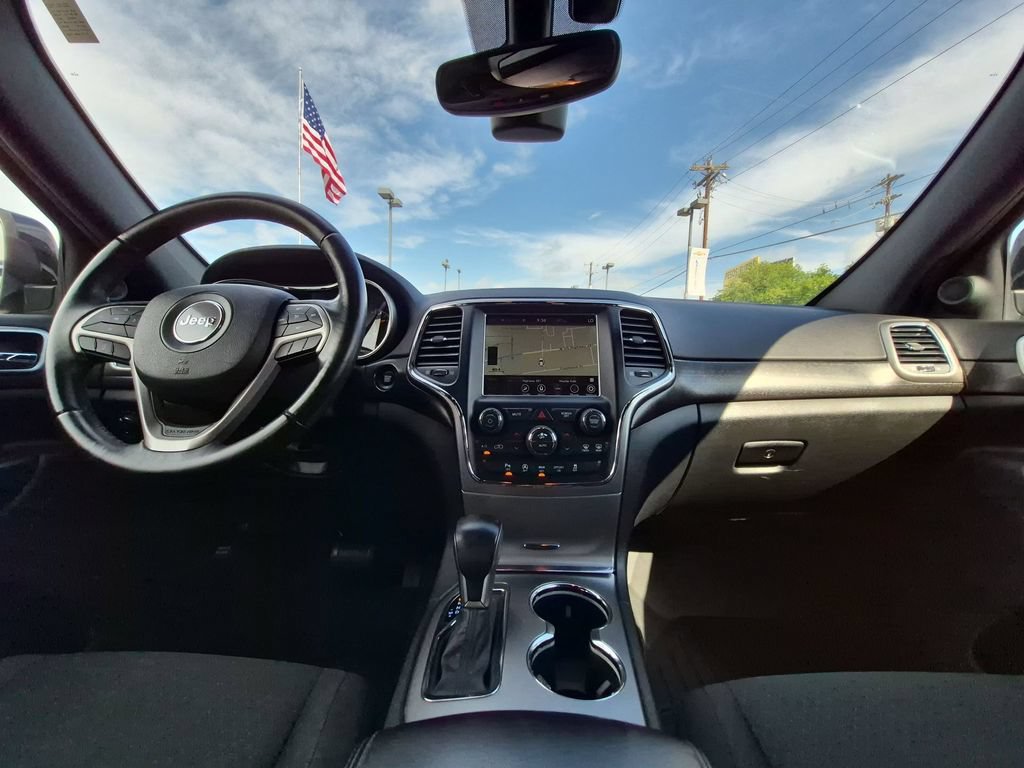 Certified 2018 Jeep Grand Cherokee Laredo E with VIN 1C4RJFAGXJC200869 for sale in Marble Falls, TX
