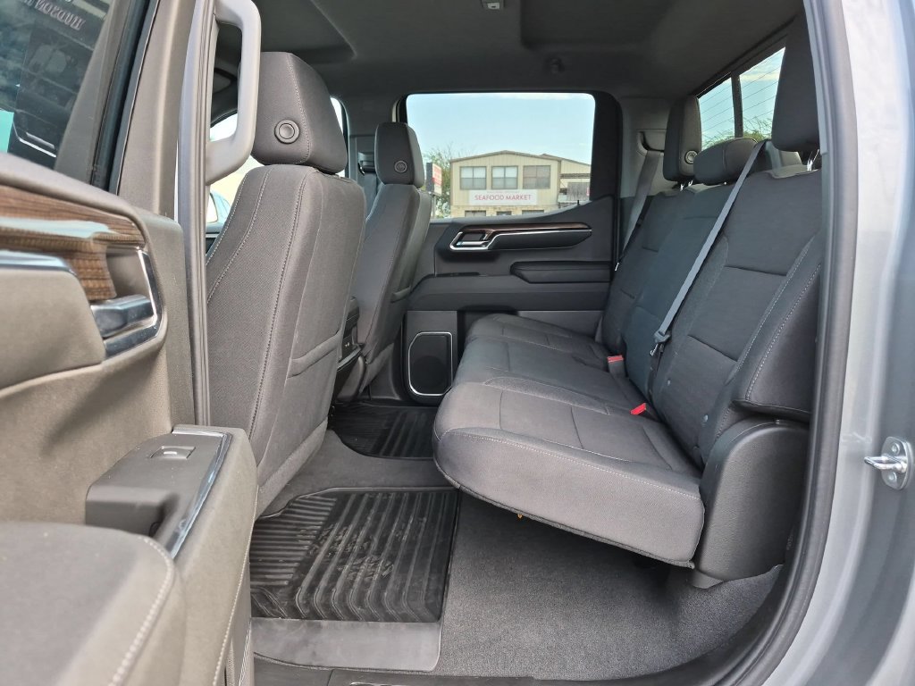 2023 Chevrolet Silverado 1500 LT - Photo 23
