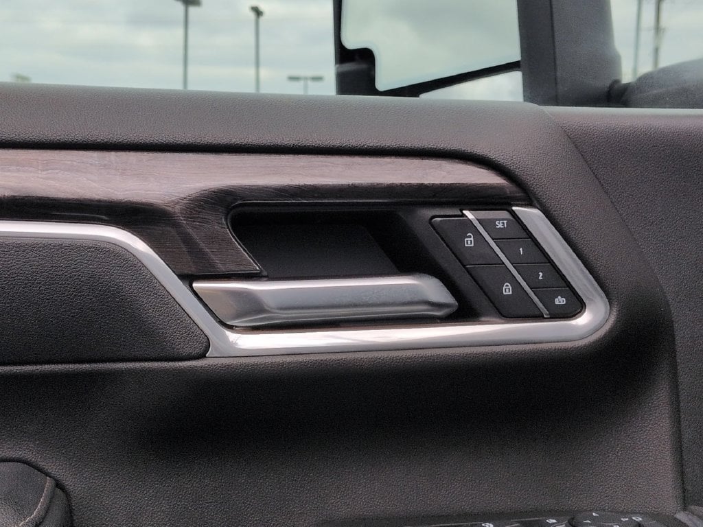 2025 Chevrolet Silverado 2500HD LTZ - Photo 22